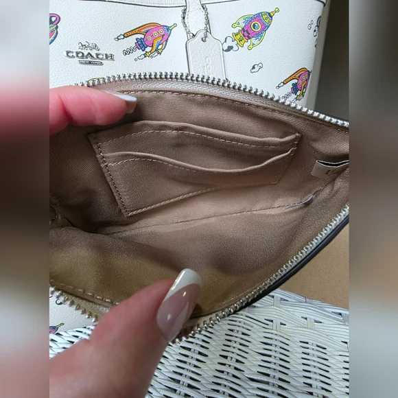 Coach Outlet Cream City Rocket Tote Bag with NIB Matching Rocket Zip Wristlet - Picture 3 of 16